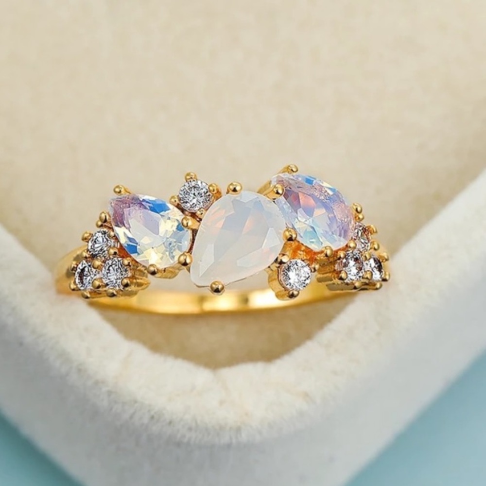 White moonstone yellow gold plated ring - Picture 3 of 7